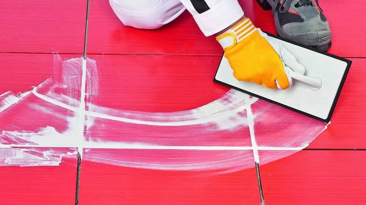 Dlaczego fuga się wymywa? Odkryj przyczyny i sposoby na trwałość