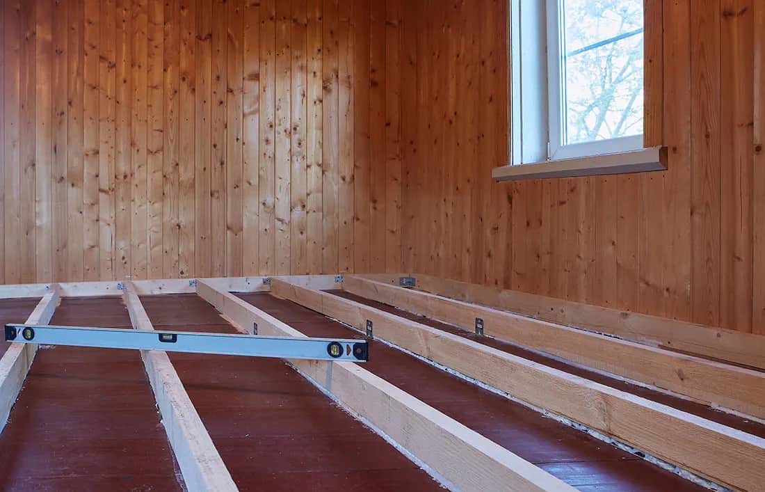 Wylewka czy legary: Co wybrać, aby uniknąć kosztownych błędów?