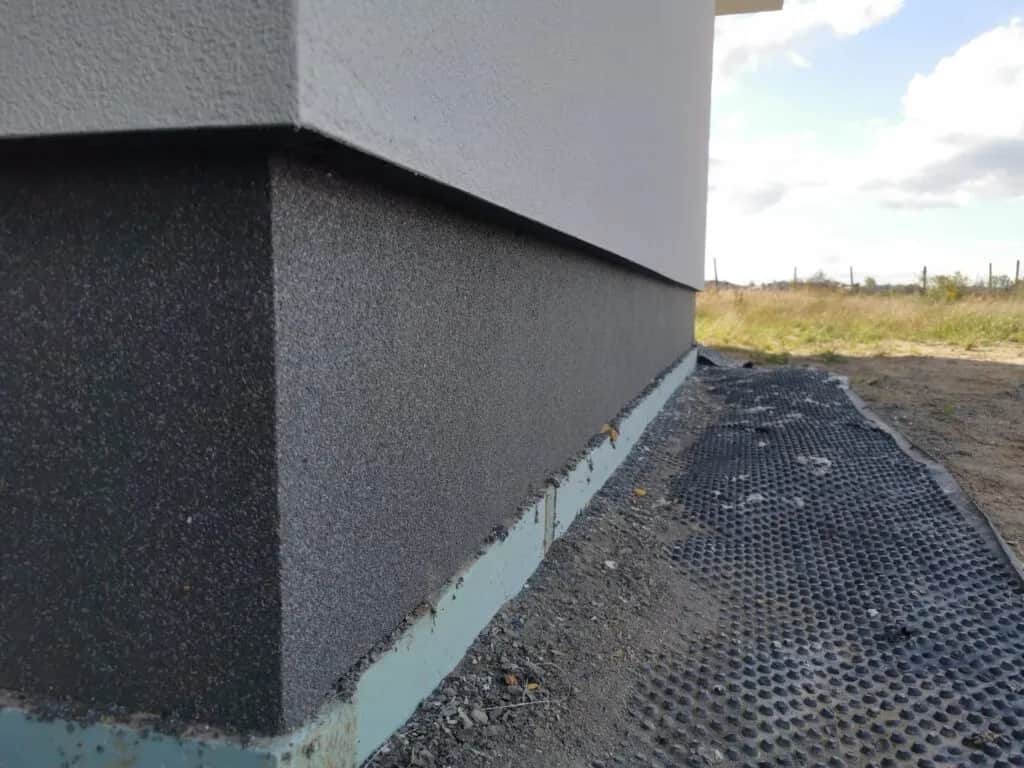 Czy można położyć tynk mozaikowy na tynk mozaikowy bez problemów?