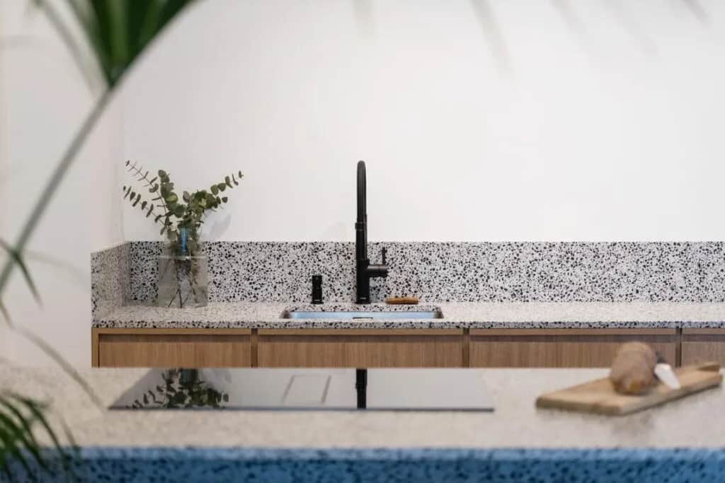 Czym pomalować konglomerat, aby uzyskać trwały efekt i estetykę