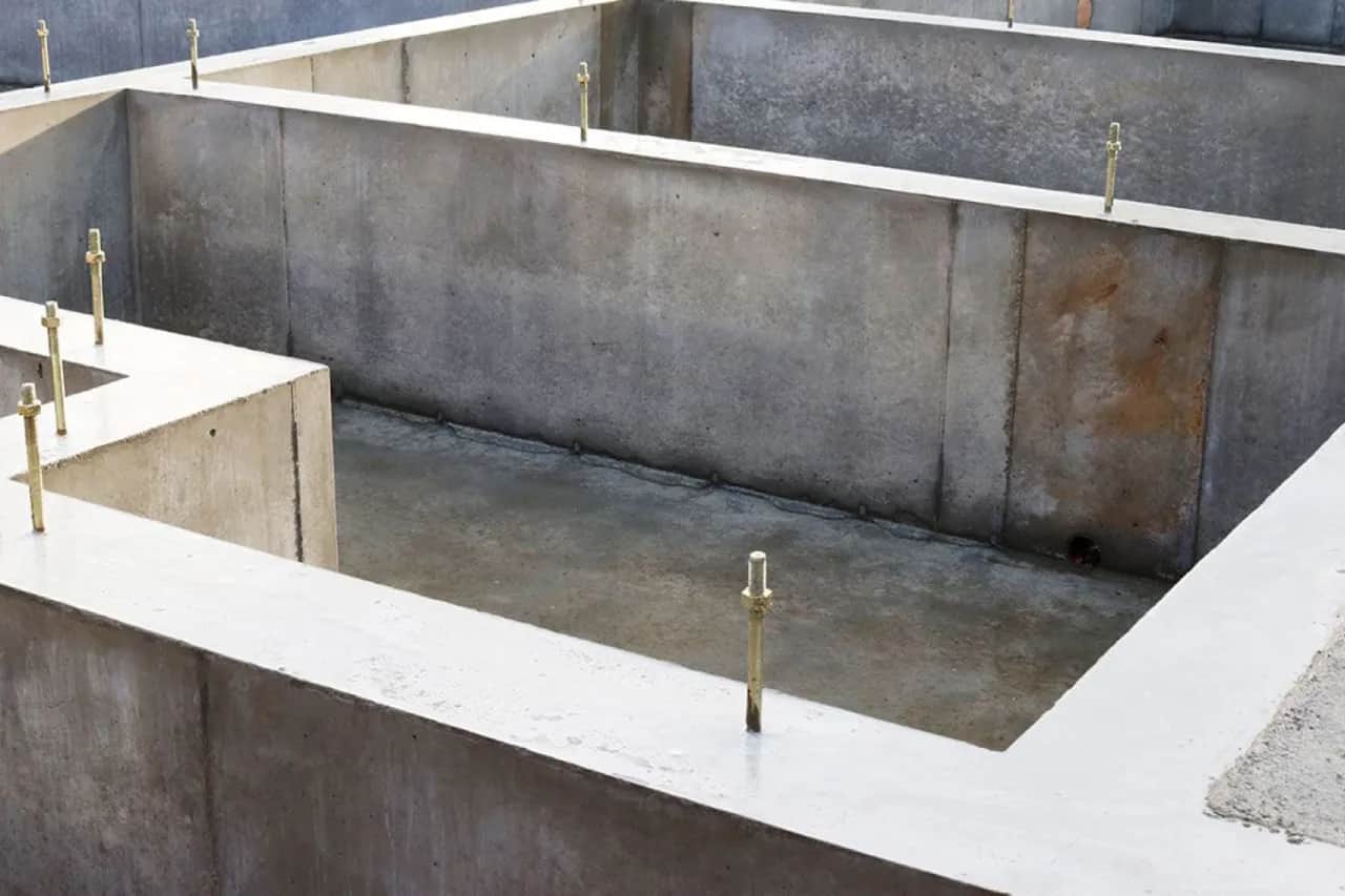 Izolacja pionowa fundamentów - klucz do ochrony przed wilgocią