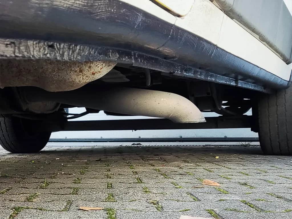 Jaka farba do konserwacji podwozia, aby uniknąć korozji i uszkodzeń?