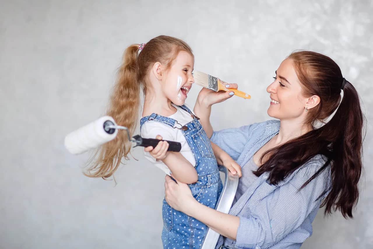 Jaką farbę do pokoju wybrać, by zapewnić bezpieczeństwo i styl?