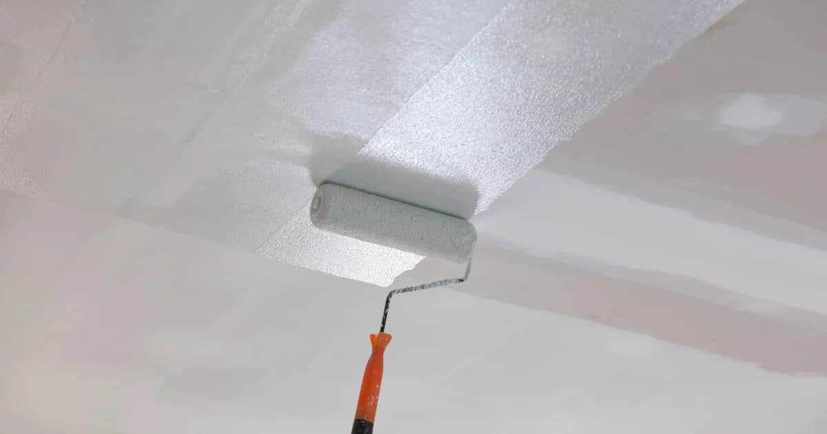 Jaka farba na sufit? Wybierz idealny kolor i uniknij błędów