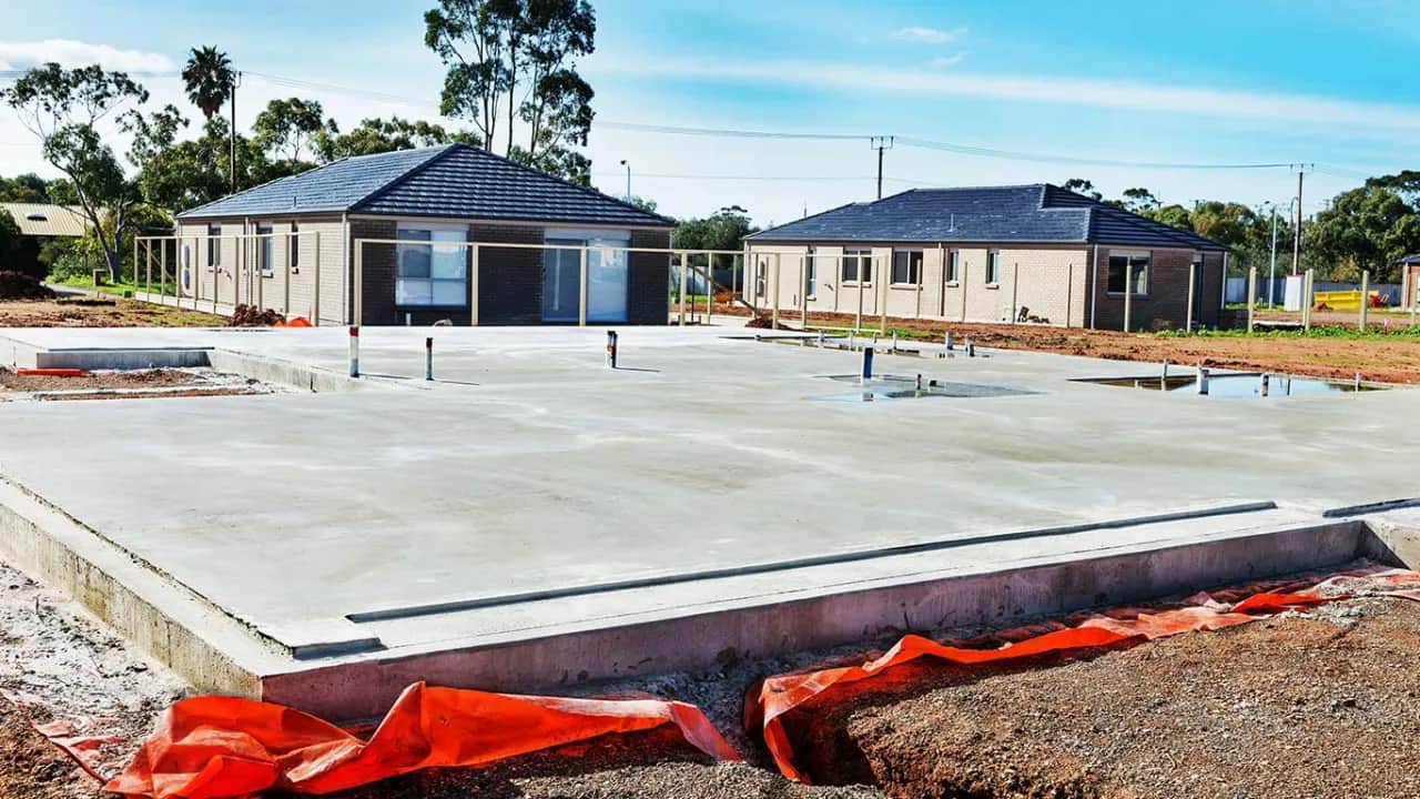 Ile kosztuje izolacja fundamentów i jak uniknąć wysokich wydatków?