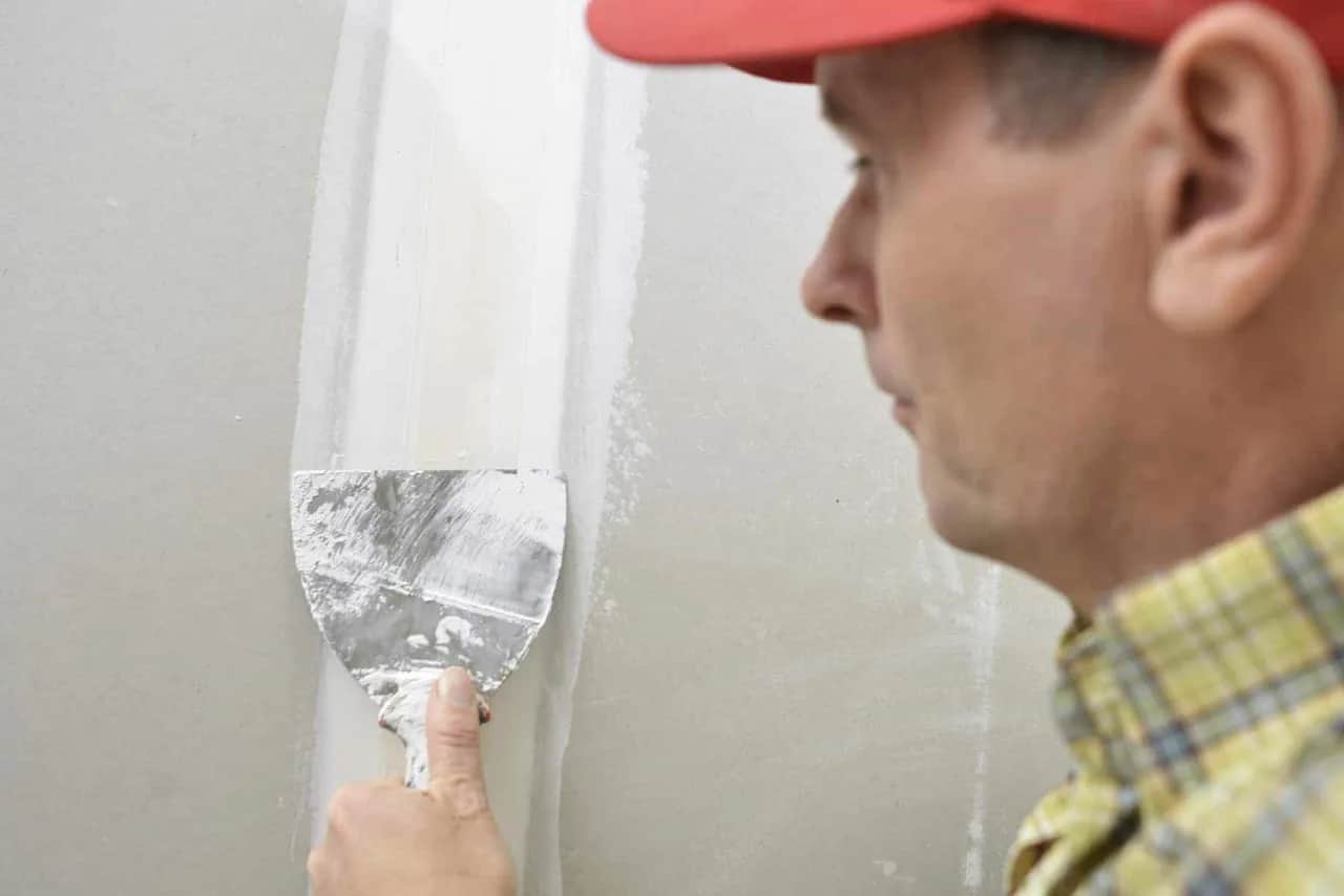 Ile gipsu na m2 tynku? Sprawdź, ile potrzebujesz na projekt